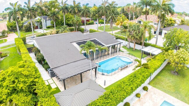 Building Photo - 7345 N Oakmont Dr