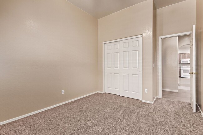 Building Photo - Single Story Large open floor plan home