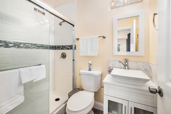 Building Photo - 2531 Wallace St