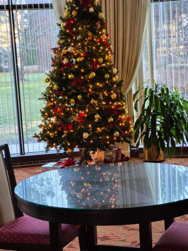 Building Photo - 5000 Civic Center Dr