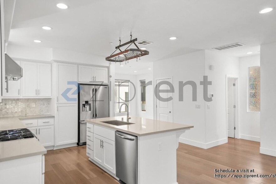 Building Photo - 1462 Longitude Dr