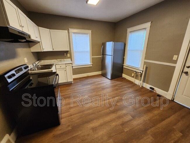 Building Photo - 1407 S 8th St