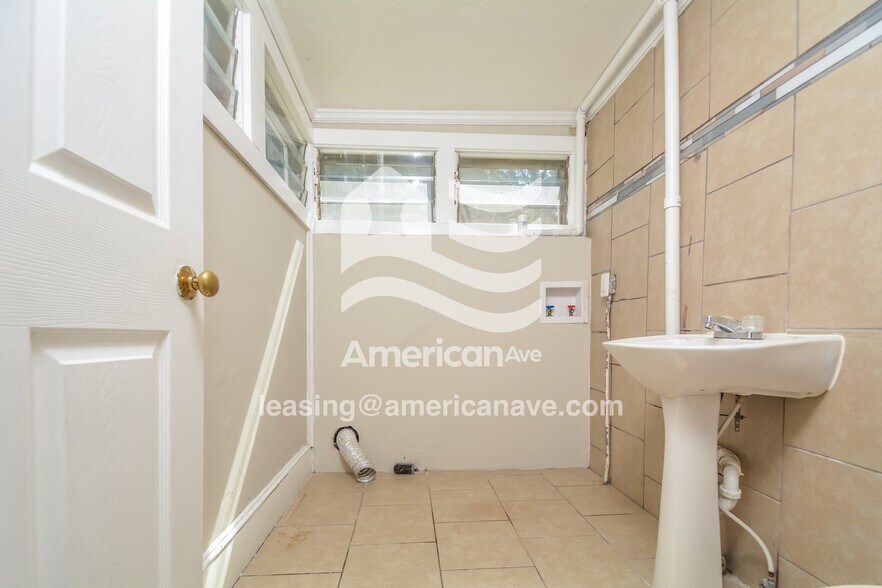 Building Photo - 1117 Berkshire Rd