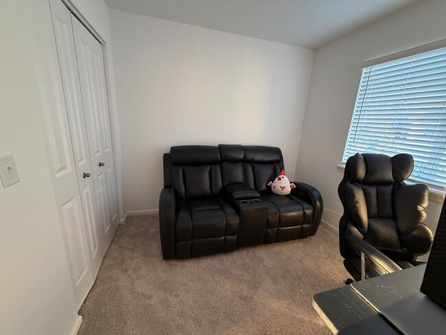 Building Photo - 235 Regency Ct