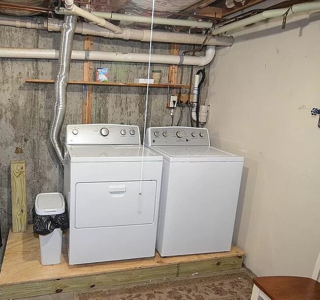 Building Photo - 94 Lewiston Rd