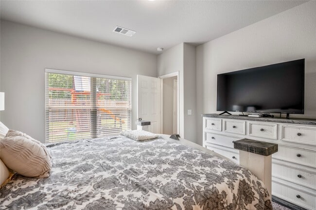 Building Photo - 210 Bellewood Mnr Dr