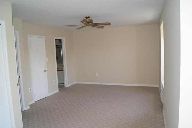 Building Photo - 9156 Stevens Ct