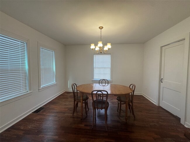 Building Photo - 1803 Ave P