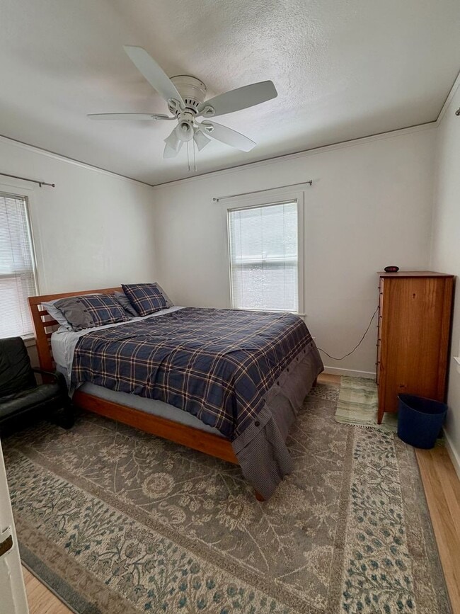 Building Photo - AVAILABLE FOR SUMMER OR FALL 2026 MOVE IN. APPLICATION DETAILS BELOW.