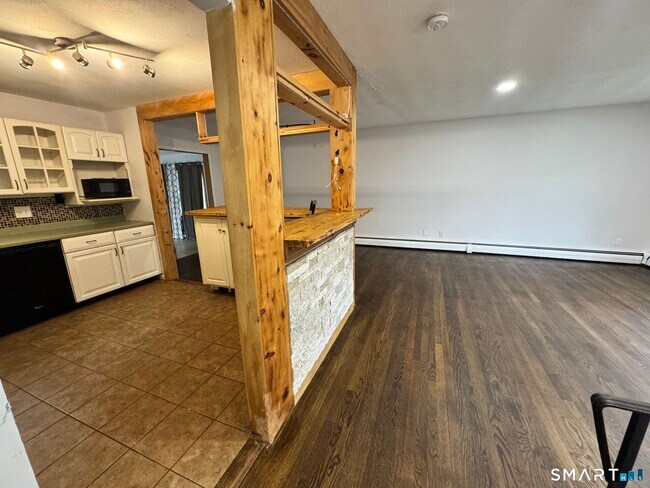 Building Photo - 9 Fulmore Dr