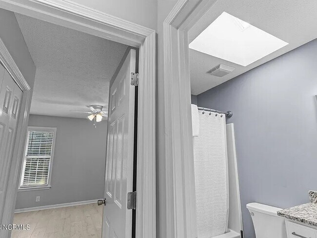 Building Photo - 11 Court 8 NW Dr