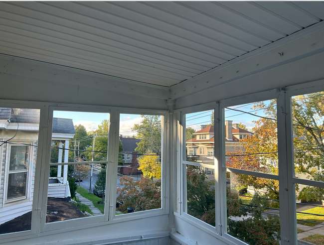Building Photo - 1 Bedroom, 1 Bathroom with Den on Union St...