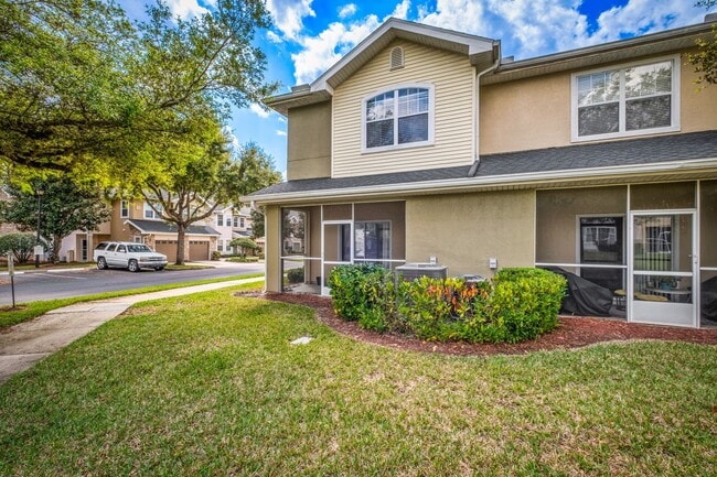 Building Photo - End unit townhome in The Cottages at Oakleaf Plantation