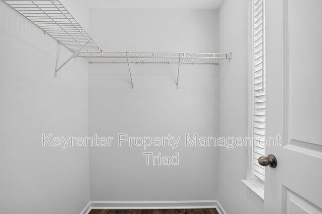 Building Photo - 3012 Highlander Pt