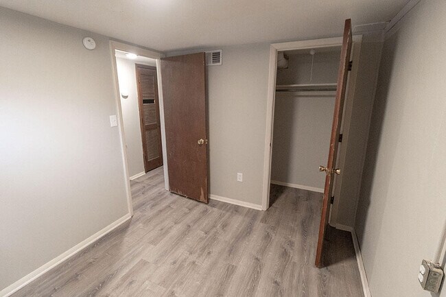 Building Photo - 2931 Northland Dr