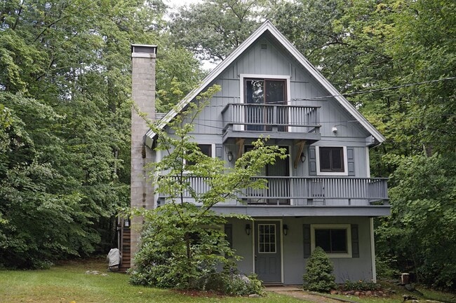 Primary Photo - **WINTER RENTAL** Adorable Chalet - Come S...