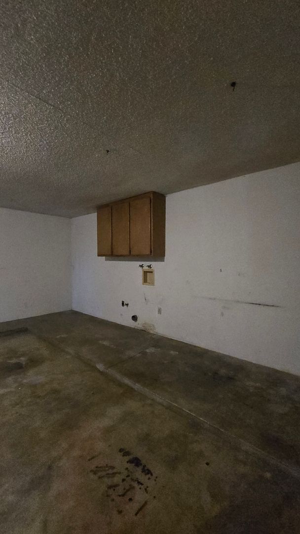 Building Photo - 817 Quail Ln