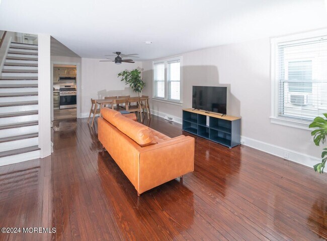Building Photo - 1119 1st Ave
