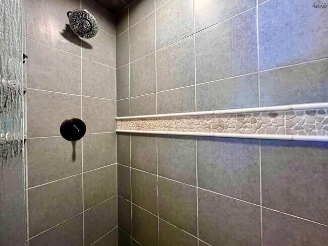 Building Photo - 4722 Florist St