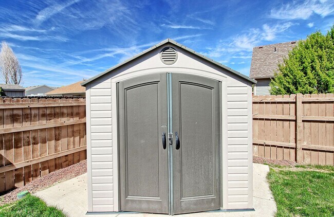 Building Photo - 850 Henry Cir