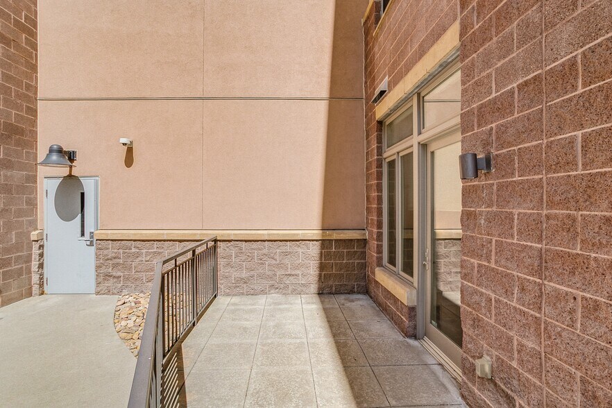 Building Photo - 3701 Arapahoe Ave