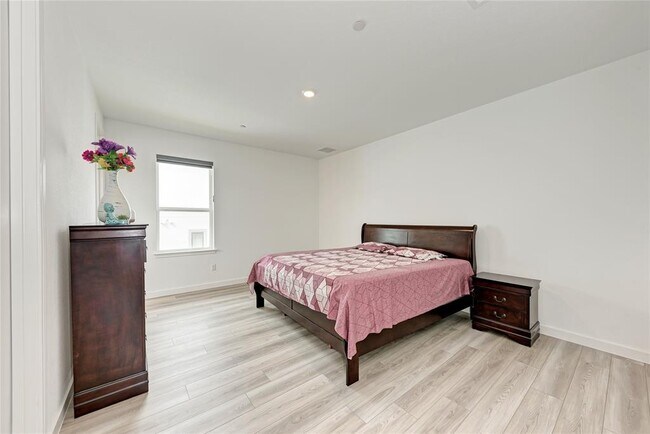Building Photo - 2420 Novara Trl