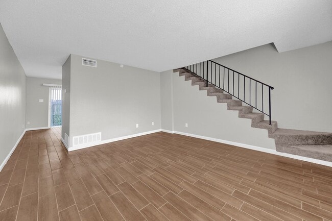 Building Photo - 674 Hobbs Dr