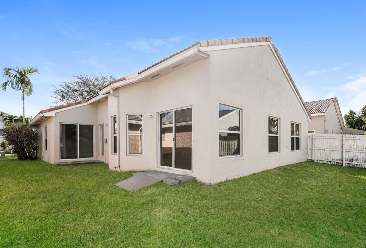 Building Photo - 5010 SW 151st Ter