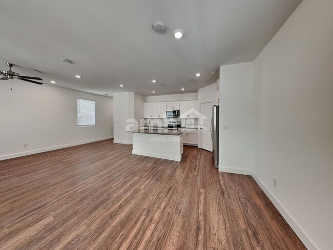 Building Photo - 10144 W Oleta Ave