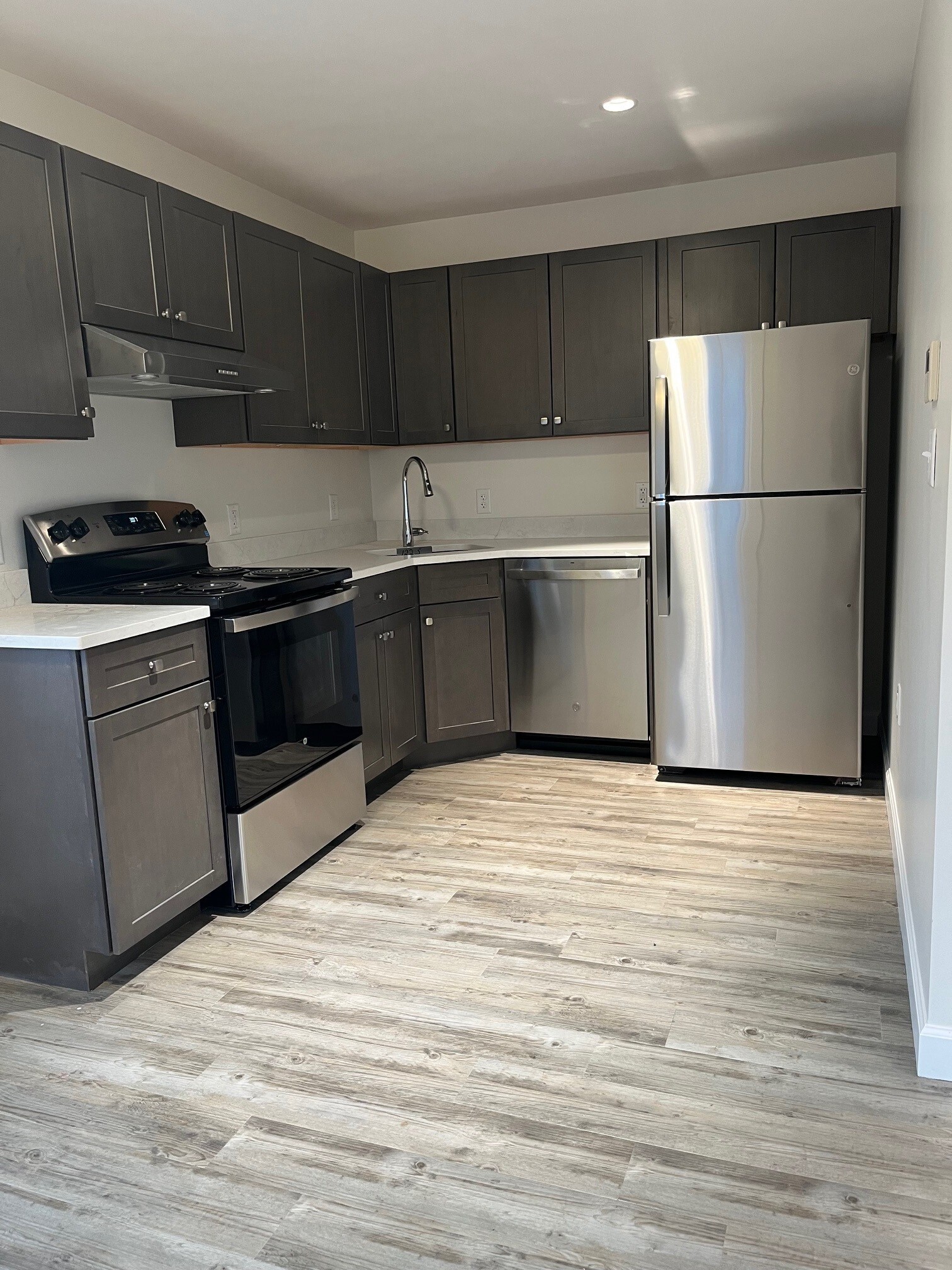 Building Photo - 96 Broad St