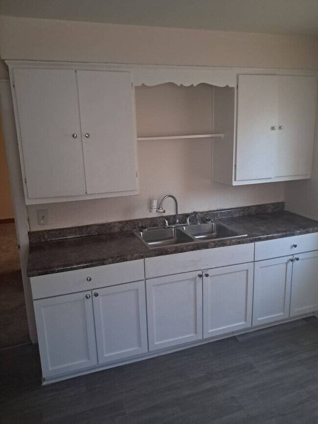 Building Photo - 3350N25thM