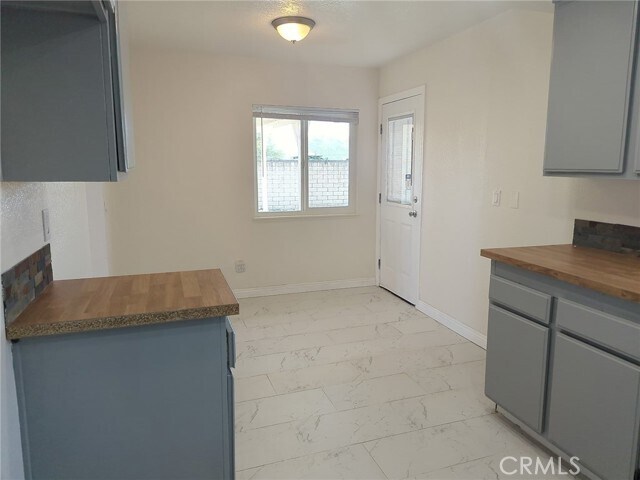 Building Photo - 24622 Skyland Dr