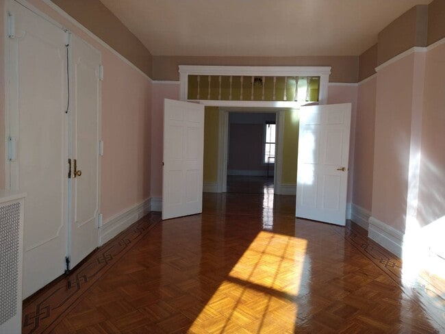 Building Photo - 571 Eastern Pkwy