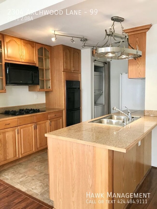 Building Photo - 2304 Archwood Ln