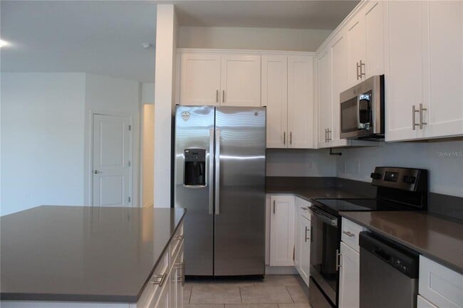 Building Photo - 7405 Stone Crk Trl