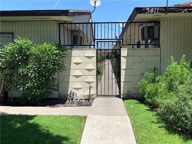 Building Photo - 3411 W Orange Ave