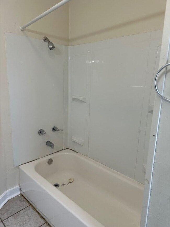 Building Photo - 548 N 3rd St