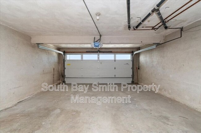 Building Photo - 312 Ave Atezada