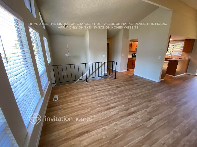 Building Photo - 33628 27th Pl SW