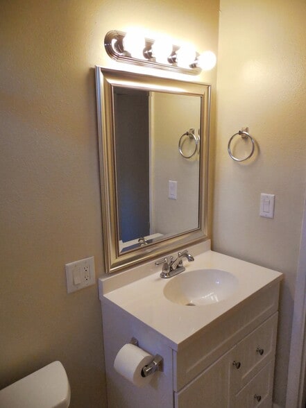 Upgraded Fixtures - 2026 -2028 Clyde Ave