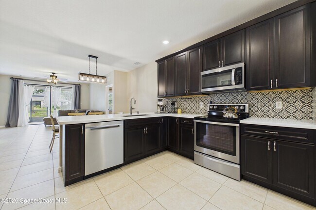 Building Photo - 551 Loxley Ct