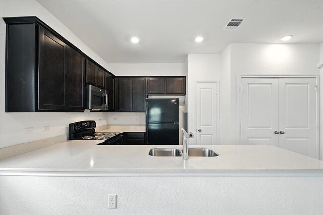 Building Photo - 1126 Cattail Ln