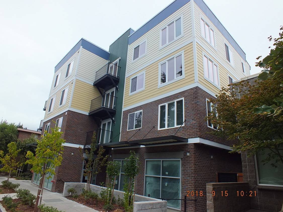Building Photo - 12544 15th Ave NE