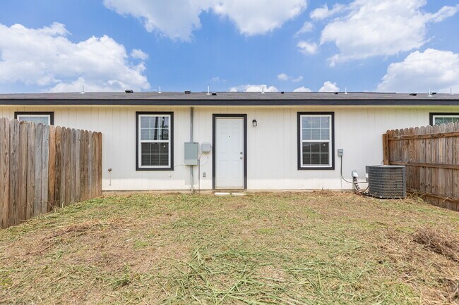 Building Photo - 1010 Co Rd 4516
