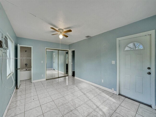 Building Photo - 1298 NE 39th St