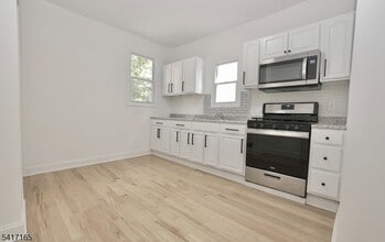 Building Photo - 43 Bragaw Ave