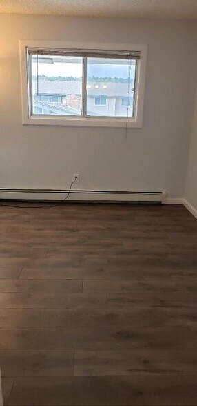 Building Photo - 5030 El Camino Dr