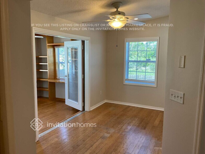 Building Photo - 637 Timber Bay Cir E