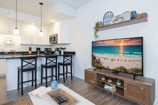 Building Photo - 128 Ashworth Ave