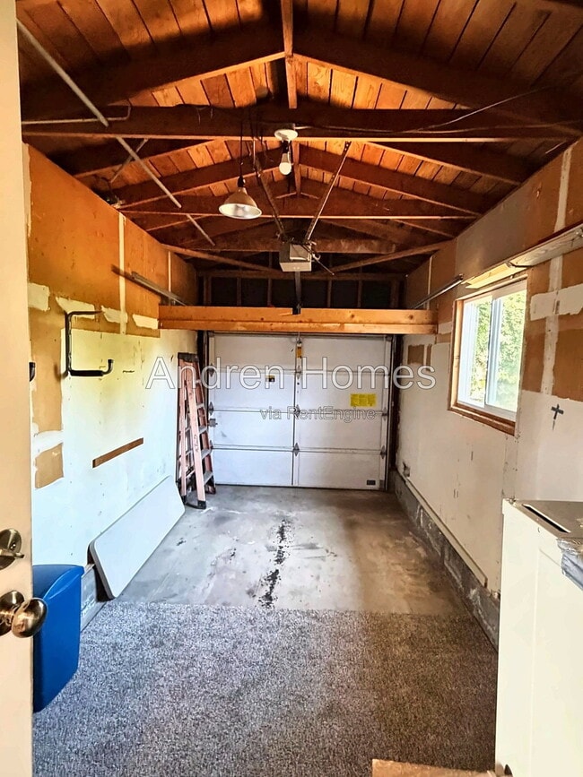 Building Photo - 501 Spruce St
